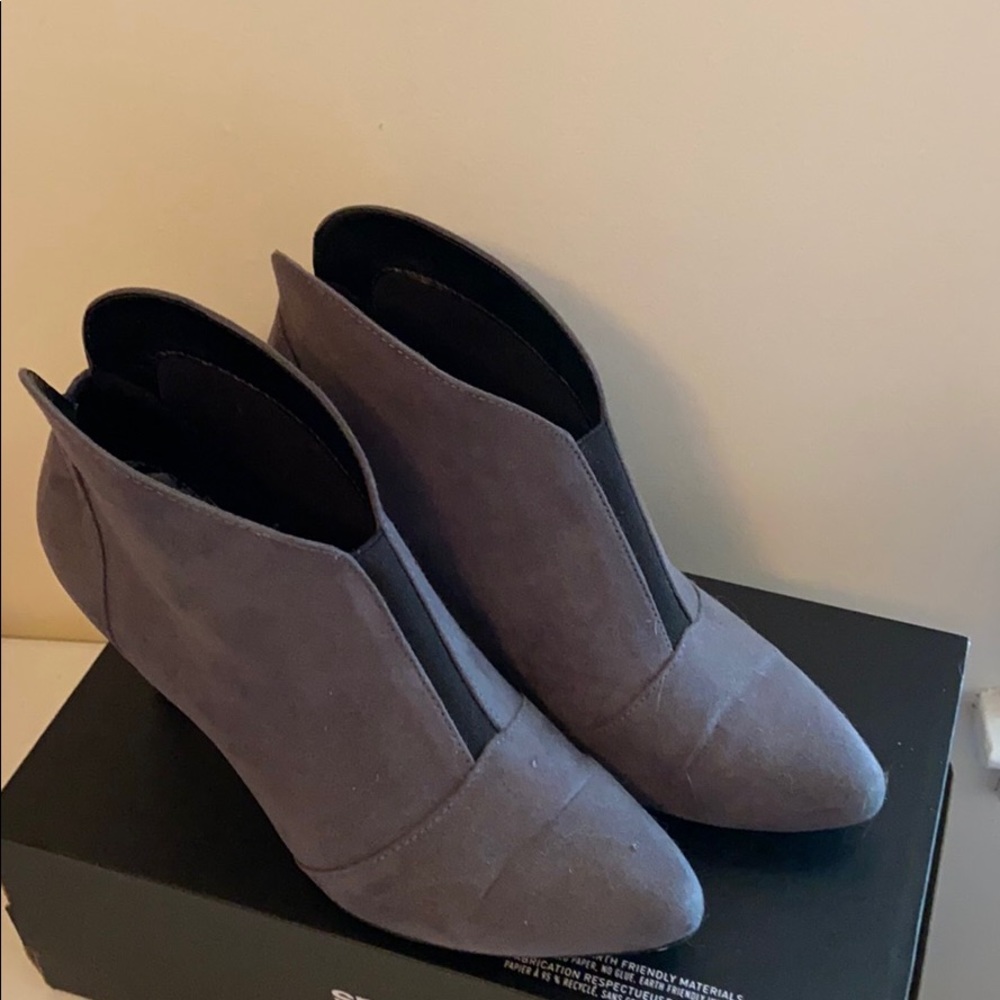 Woman’s heel ankle boots